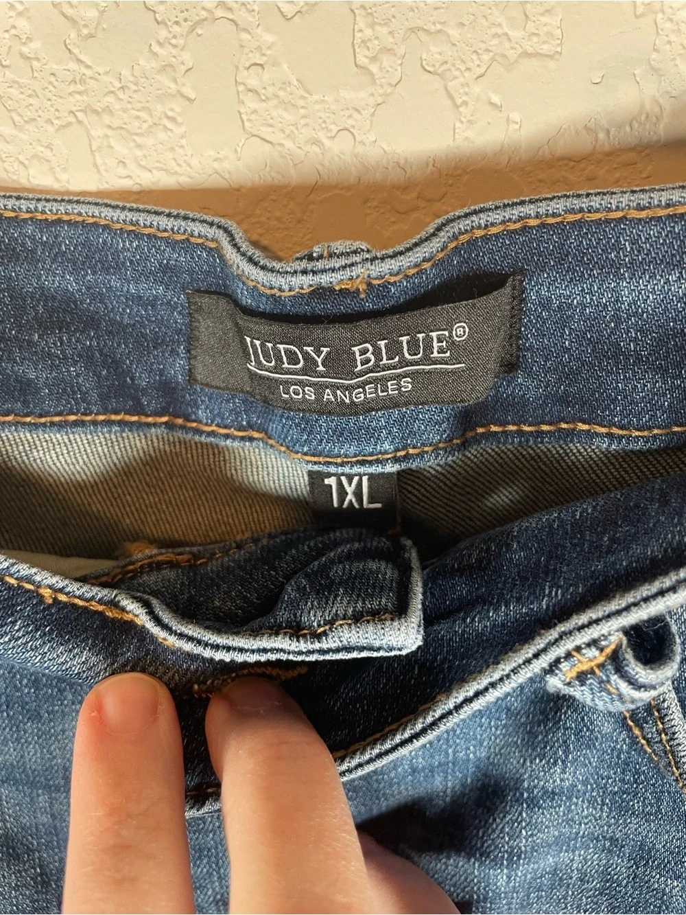 Judy Blue Mid-Rise Distressed Classic Medium Wash Denim Shorts Size 1X